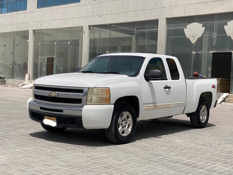 Manama, Vehicles, Cars & Trucks , BHD 1900,  Chevrolet Silverado,  2009,  Automatic,  1 KM,   LT  (White)