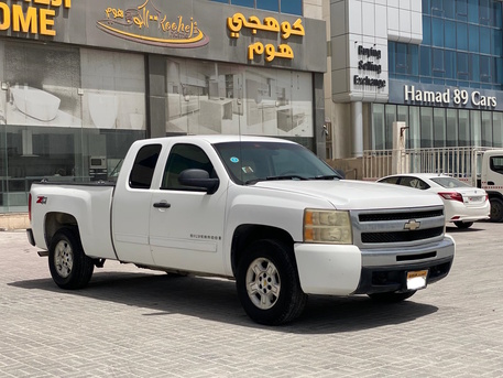 Manama, Vehicles, Cars & Trucks , BHD 1900,  Chevrolet Silverado,  2009,  Automatic,  1 KM,   LT  (White)