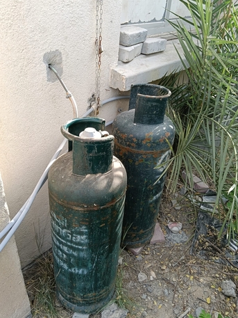 Manama, Household Items, BHD 50,  Bahrian Gas 1 Full 1 With Regulator 50 Both With Delivery Msg 3670 8372 Wts Ap No Call