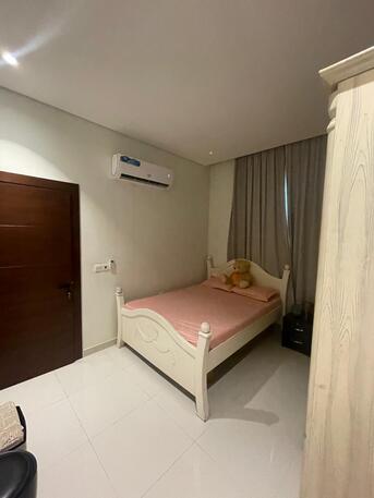 Adliya, Holiday/Vacation Rentals, BHD 150/month,  1 BR,  Sharing Room For Rent In Adliya With EWA , Unlimited
