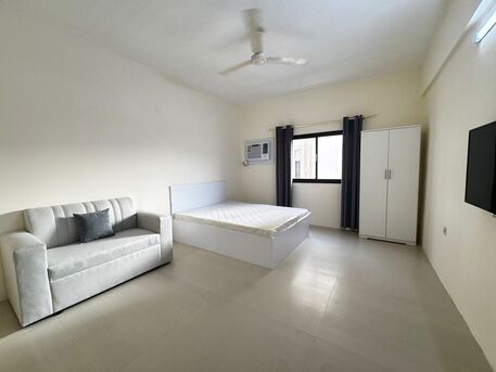 Salmaniya, Appliances, BHD 180,  STUDIO/NEWLY RENOVATED BUILDING/UNLIMITED EWA/FULLY FURNISHED