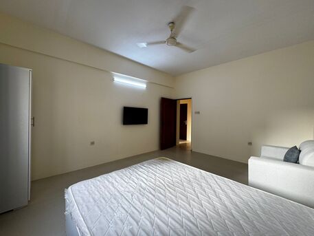 Salmaniya, Appliances, BHD 180,  STUDIO/NEWLY RENOVATED BUILDING/UNLIMITED EWA/FULLY FURNISHED