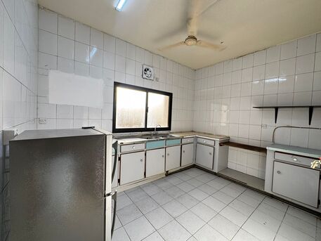 Salmaniya, Appliances, BHD 180,  STUDIO/NEWLY RENOVATED BUILDING/UNLIMITED EWA/FULLY FURNISHED