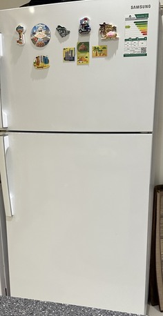 Al Sulaymaniyyah, Appliances, SAR 1100,  Refrigerator And Freezer Samsung 17.6 Cubic Feet