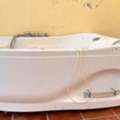 JACUZZI TUB