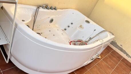 Al Naeem, Household Items, JACUZZI TUB