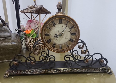 Riffa, Collectibles, BHD 350,  Rare Antique Desk Clock