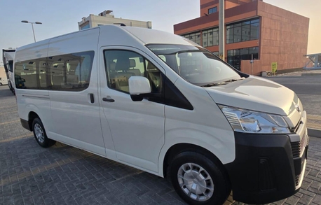 Manama, Vehicles, Cars & Trucks , BHD 1,  Toyota Hi-Ace,  2023,  Automatic,  5900 KM,  Toyota Hiace  - Passenger