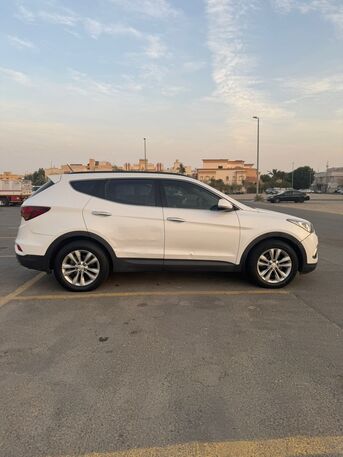 Jeddah, Vehicles, Cars & Trucks , SAR 42000,  Hyundai Santa Fe,  2016,  Automatic,  280000 KM,  Santa Fe For Sale