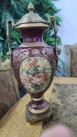 Riffa, Collectibles, BHD 2500,  19th Century French Porcelain Vase
