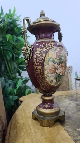 Riffa, Collectibles, BHD 2500,  19th Century French Porcelain Vase