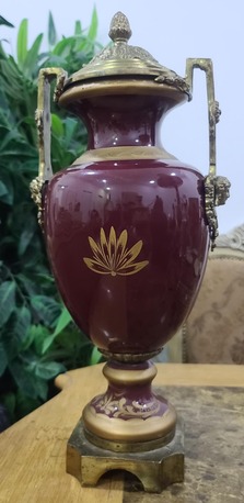 Riffa, Collectibles, BHD 2500,  19th Century French Porcelain Vase