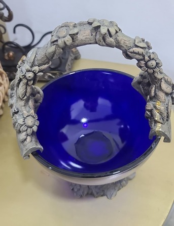 Riffa, Collectibles, BHD 25,  Blue Glass Bowl With Gold Metal Flower Handle