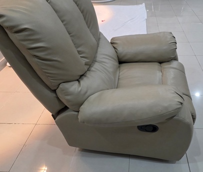Madinah, Furniture, SAR 500,  Recliner Sofa