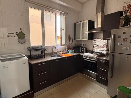 Manama, Apartments, Flats, Houses & Villas, BHD 110/month,  2 BR,  Room For Rent For Bachelor LADY Only