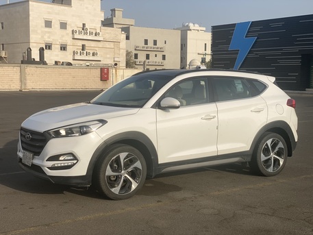 Jeddah, Vehicles, Cars & Trucks , SAR 39500,  Hyundai Tucson,  2017,  Automatic,  300000 KM,   GDI  For Sale