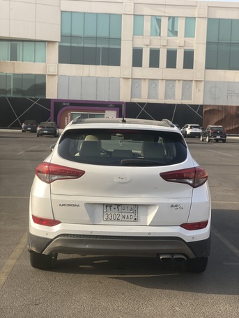 Jeddah, Vehicles, Cars & Trucks , SAR 39500,  Hyundai Tucson,  2017,  Automatic,  300000 KM,   GDI  For Sale