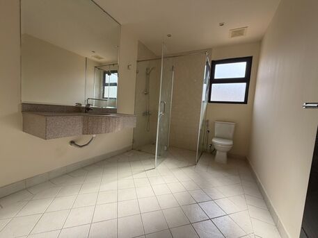 Juffair, Apartments, Flats, Houses & Villas, BHD 500/month,  3 BR,  Spacious Semifurnished  Townhouse For Rent In Juffair
