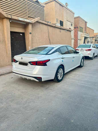 Riyadh, Vehicles, Cars & Trucks , SAR 53500,  Nissan Altima,  2021,  Automatic,  115300 KM,