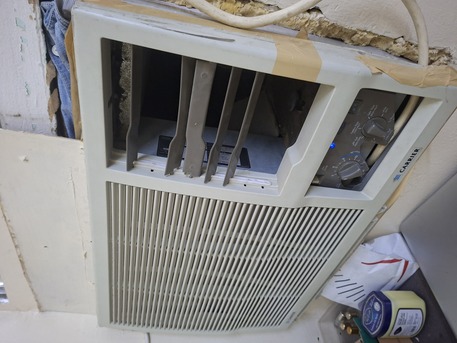 Al Wizarat, Appliances, SAR 1600,  Window Ac (2 Nr), Refregerator (2 Nr), Gas Cylinders, Samsung Washing Machine (7kg) For Sa