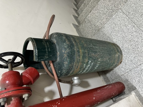 Hoora, Household Items, BHD 30,  Bahrain Gas Cylinder Medium Size With Regulator