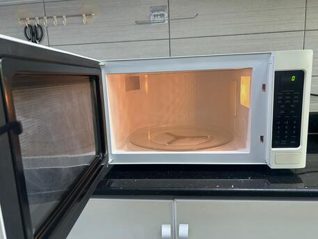 Manama, Household Items, BHD 25,  Mircowave Oven