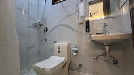 New Delhi, Apartments, Flats, Houses & Villas, INR 9525/day,  3 BR,  2100 Sq. Feet,  BluO 3BHK Central Delhi - Balcony, Lift, Terrace