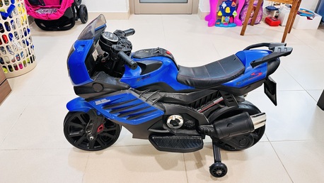Tubli, Toys & Games, BHD 20,  Kids Electric Ride-On Superbike (Excellent Condition) &ndash; Blue & Black! BD 20