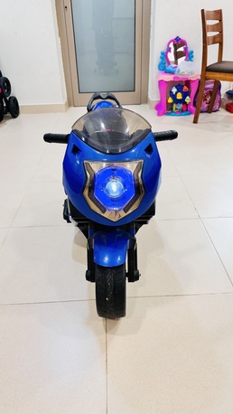 Tubli, Toys & Games, BHD 20,  Kids Electric Ride-On Superbike (Excellent Condition) &ndash; Blue & Black! BD 20