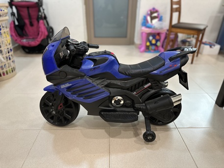 Tubli, Toys & Games, BHD 20,  Kids Electric Ride-On Superbike (Excellent Condition) &ndash; Blue & Black! BD 20