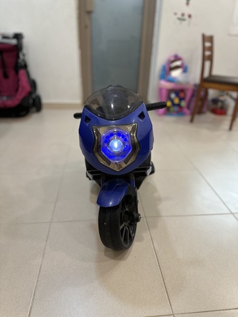Tubli, Toys & Games, BHD 20,  Kids Electric Ride-On Superbike (Excellent Condition) &ndash; Blue & Black! BD 20