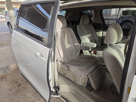 Riyadh, Vehicles, Cars & Trucks , SAR 15000,  Toyota Previa,  2006,  Automatic,  440000 KM,  Clean Family Car