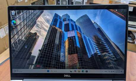 Manama, Tablet Computers, BHD 132,  Dell Core I7 8th Gen Touch Laptop Silver Metallic Body 8GB RAM SSD 256 GB M.2