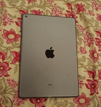 Riyadh, Electronics, SAR 800,  Apple IPAD 8th Generation