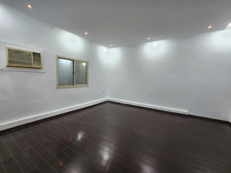 Muharraq, Apartments, Flats, Houses & Villas, BHD 180/month,  3 BR,  145 Sq. Meter,  Deal For Rent Modern Flat In Muharraq 3 Bed 180 Bd, Garden View Balcony