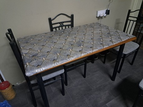 Riyadh, Furniture, SAR 350,  Dining Table With 4 Chairs