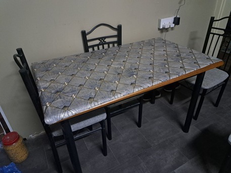 Riyadh, Furniture, SAR 350,  Dining Table With 4 Chairs