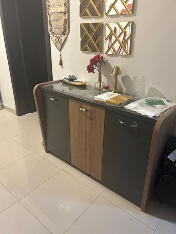 Riyadh, Furniture, SAR 300,  Console Table _ Brand New Very Rarely Used