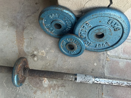 Saar, Sporting Goods, BHD 15,  ADJUSTABLE DUMBELLS AND BAR FOR SALE