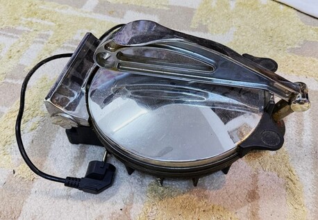 Riyadh, Household Items, SAR 1,  Roti Maker, Electric Heat Plate, Glass Jar, Coffee Grinder, Blanket