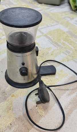 Riyadh, Household Items, SAR 1,  Roti Maker, Electric Heat Plate, Glass Jar, Coffee Grinder, Blanket