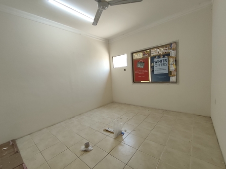 Manama, Apartments, Flats, Houses & Villas, BHD 210/year,  2 BR,  Um Al Hassam:- 2Bhk Unfurnished Flat On Rent With Ewa..