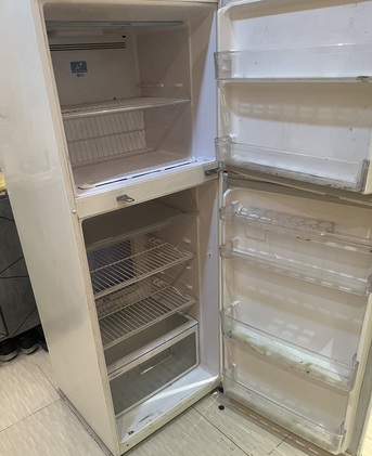 Riyadh, Household Items, SAR 400,  Hitachi Refrigerator And Nikai Water Dispenser For Sale Good Condition