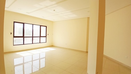 Manama, Apartments, Flats, Houses & Villas, BHD 220/month,  2 BR,  0 Sq. Meter,  2 Bedroom - Modern & Bright Apartment Available In Buhair For BD220 Excl EWA