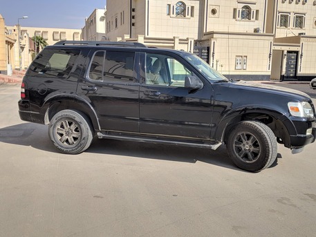 Riyadh, Vehicles, Cars & Trucks , SAR 15000,  Ford Explorer,  2010,  Automatic,  298000 KM,  For Sale:   XLT