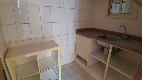 Manama, Apartments, Flats, Houses & Villas, BHD 100,  Ras Ruman:- Close To Nazih/Almoayyed Parking.  2Bhk Flat On Rent.Bd 100/- Without Ewa
