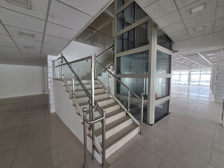 Manama, Shops, BHD 4300,  1250 Sq. Meter,  Huge Showroom On The Main Road