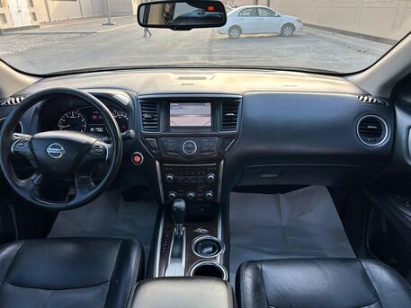 Riffa, Vehicles, Cars & Trucks , BHD 2750,  NISSAN PATHFINDER FULL OPTION PANORAMA ZERO ACCIDENT SINGLE ONWER,  2014,  Automatic,  178000 KM,  ALL SERVICE DONE IN AGENCY