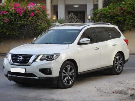 Juffair, Vehicles, Cars & Trucks , BHD 4800,  Nissan Pathfinder,  2018,  Automatic,  101000 KM,   SV FULL OPTION,  MODEL, SINGLE OWNER USED FOR SALE