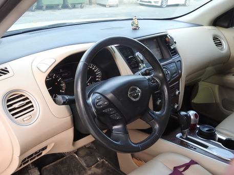 Juffair, Vehicles, Cars & Trucks , BHD 4800,  Nissan Pathfinder,  2018,  Automatic,  101000 KM,   SV FULL OPTION,  MODEL, SINGLE OWNER USED FOR SALE